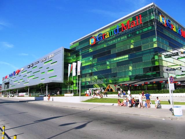 grand mall varna